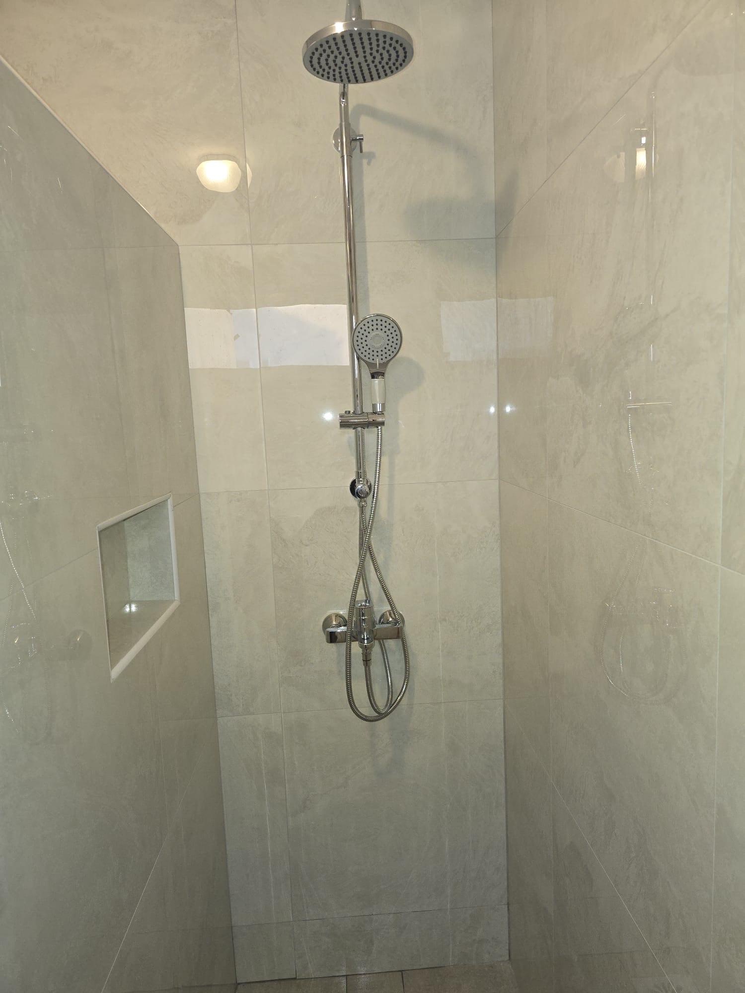 98bec7d3 dc90 4795 9172 8bba2ba13d27